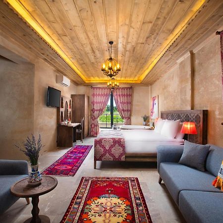 Hotel Cappadocia Pyramid Stone House à Uçhisar Extérieur photo