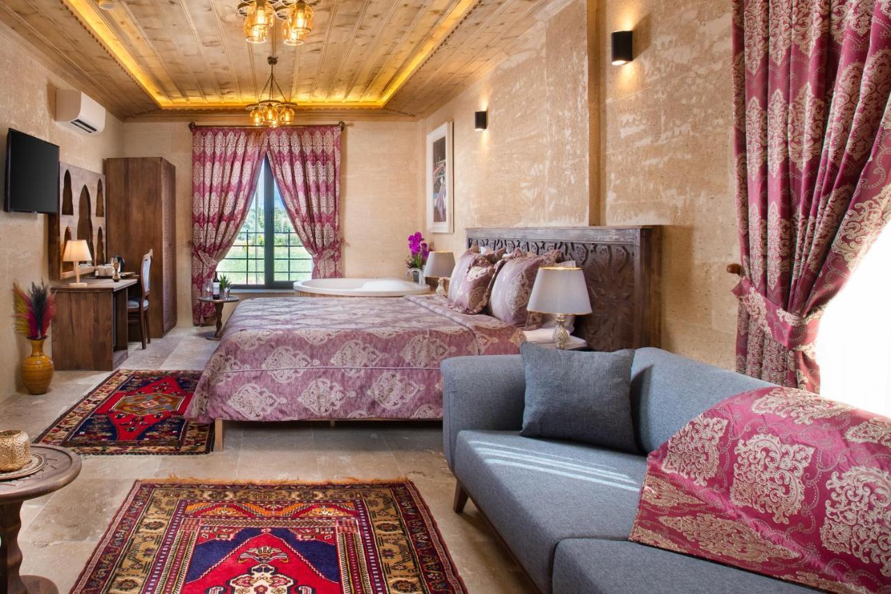 Hotel Cappadocia Pyramid Stone House à Uçhisar Extérieur photo