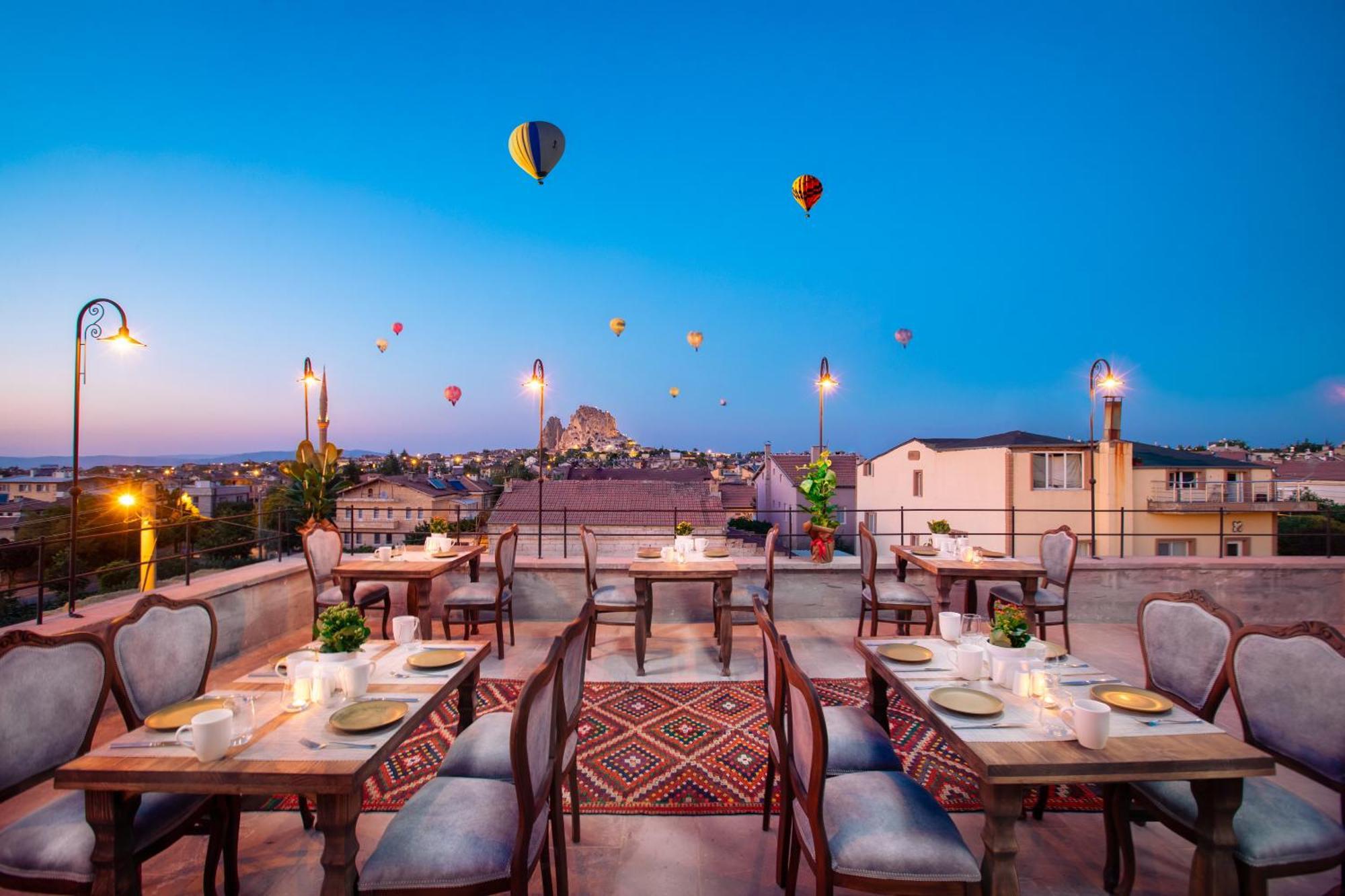 Hotel Cappadocia Pyramid Stone House à Uçhisar Extérieur photo